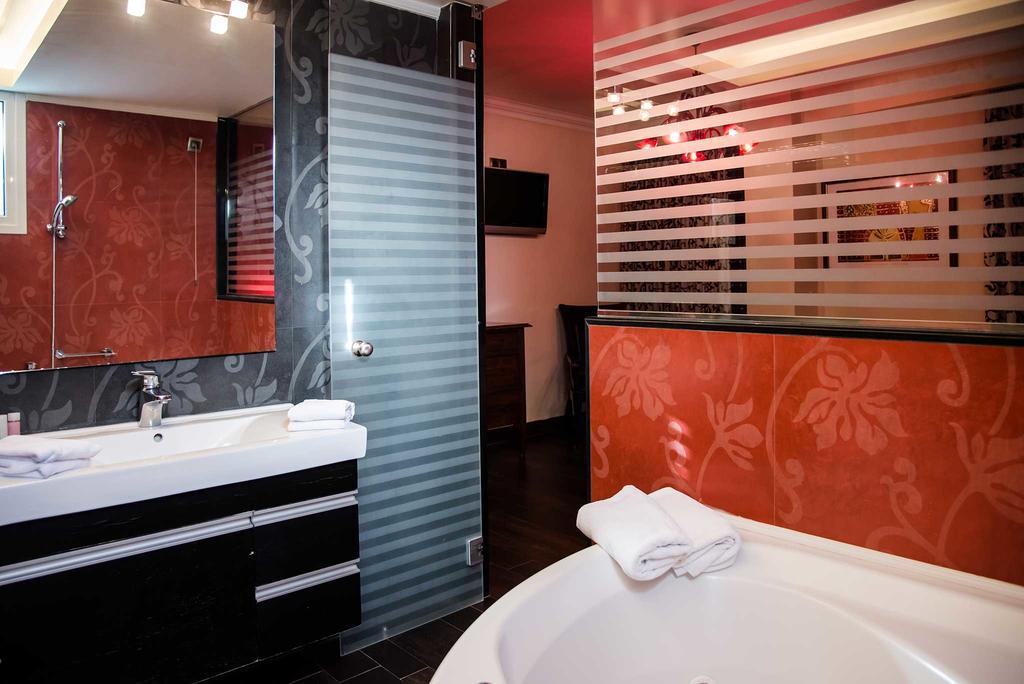 Hotel Maroussi Atina Oda fotoğraf